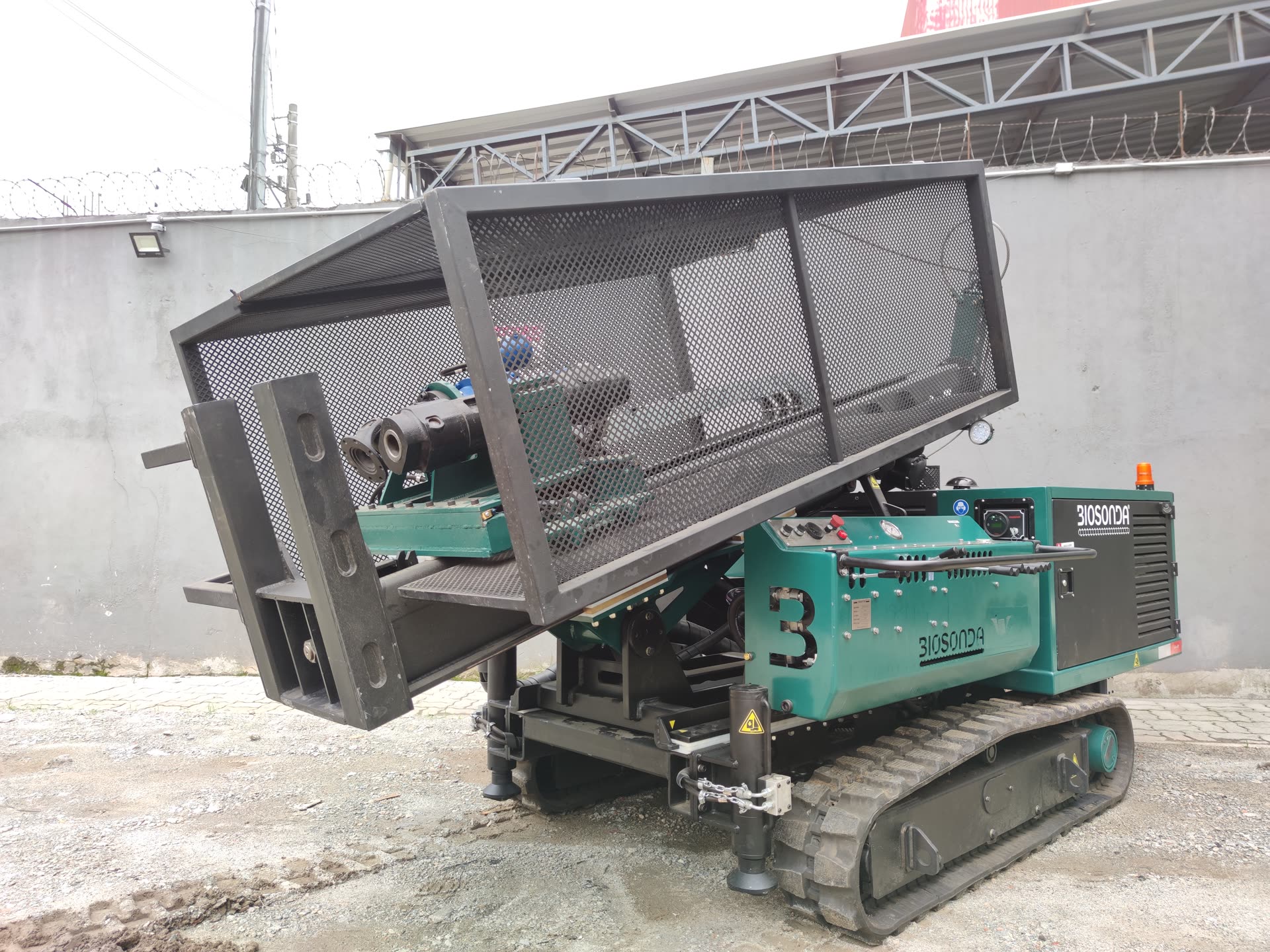 Biosonda BIO 400A environmental drilling rig — Direct Push and Hollow Stem Auger