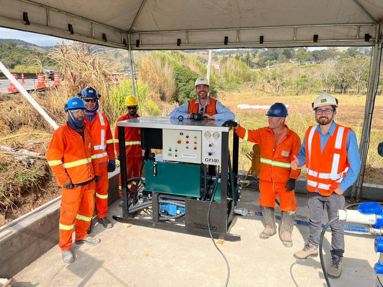 Operational training for a hydraulic drilling rig conducted by Biosonda at the client's site